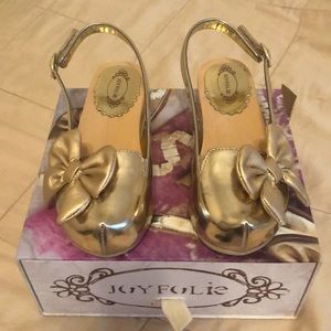 Brand new Joyfolie Gold Bow Sandals - size 13